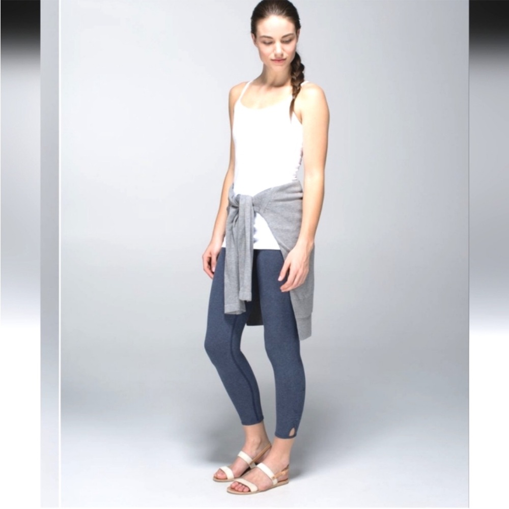 ◾️ Lululemon Dhanurasana Heathered Cadet Blue Scrunch Cropped Leggings